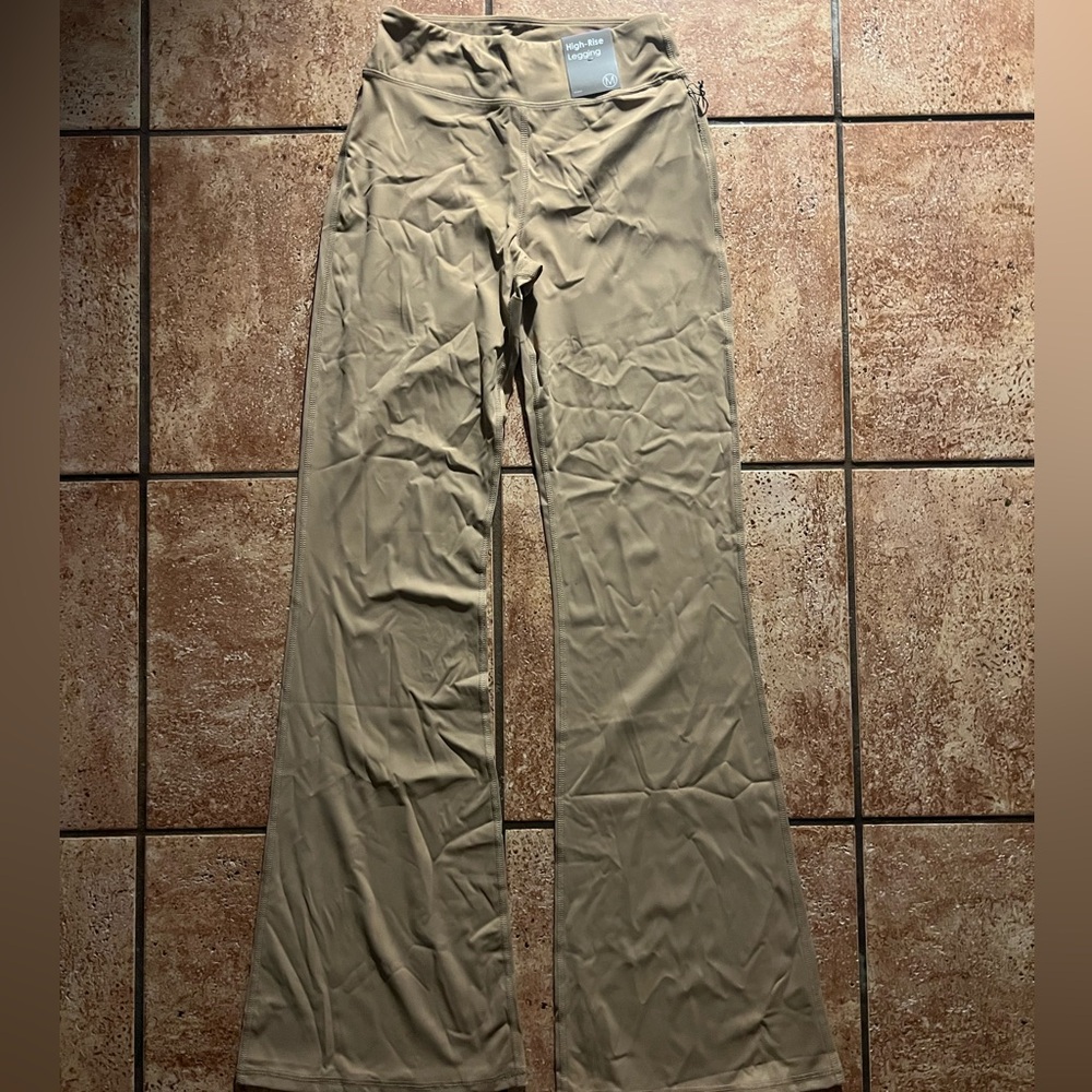 Active uplift lift flare leggings